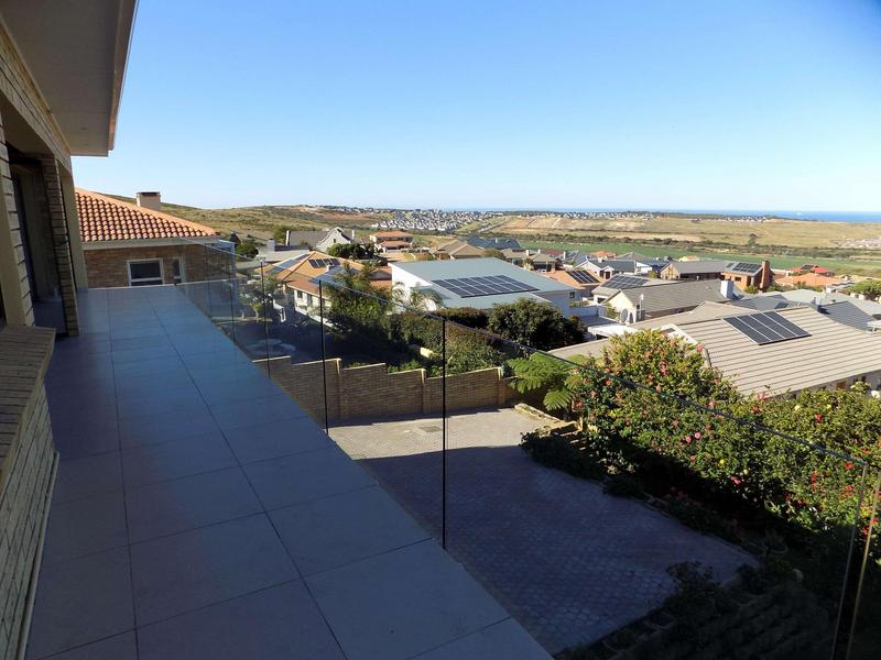 4 Bedroom Property for Sale in Monte Christo Western Cape